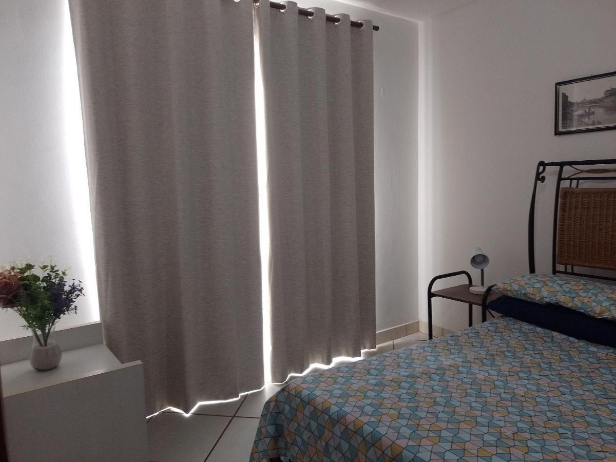 CONFORT- PRÁTICO e DOBLE ROOM, com AR e PRÓXIMO DE DUNAS, FORTE E A UM PASSO DE ARRAIAL DO CABO 8 km Cabo Frio Exterior foto