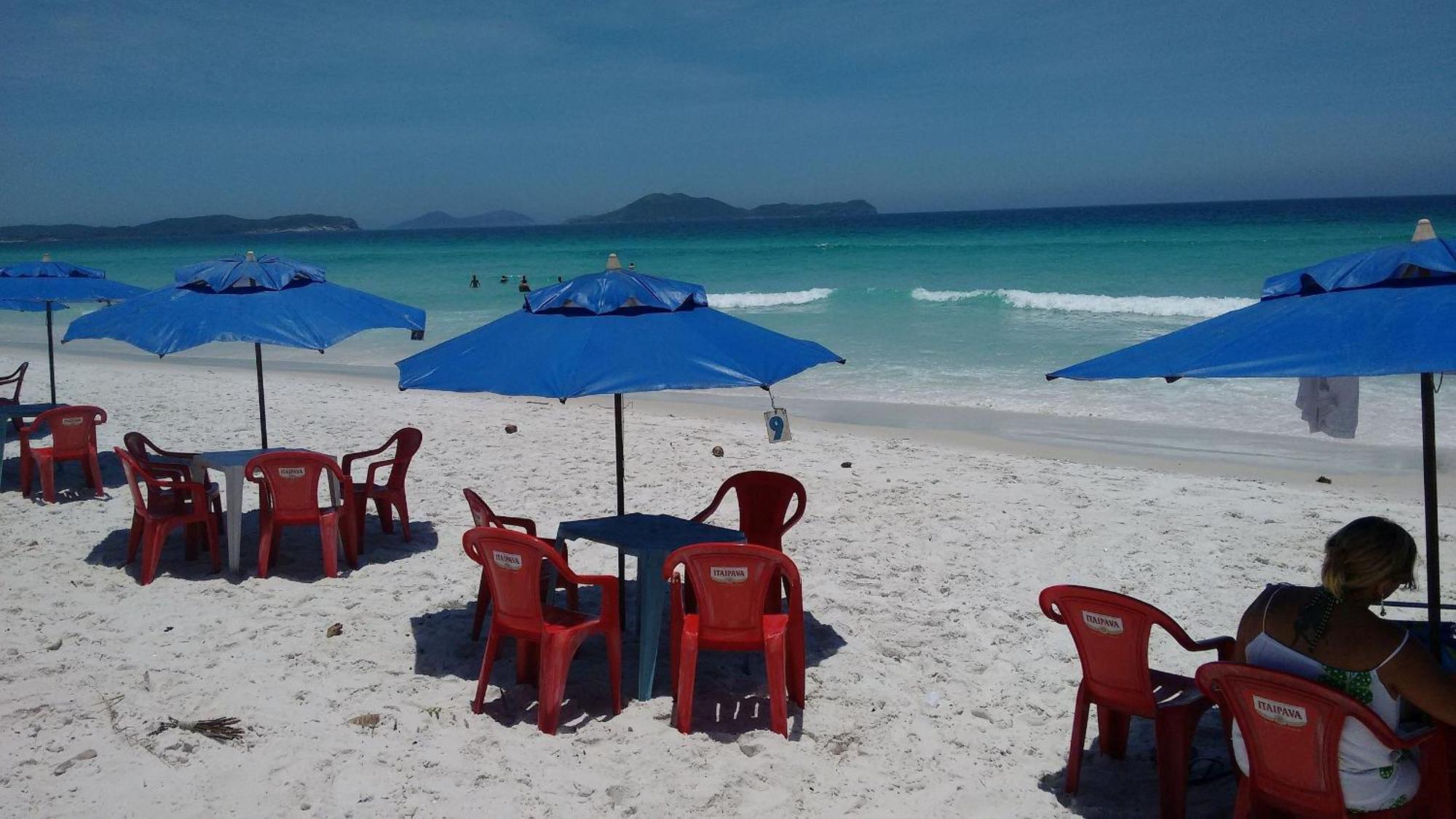 CONFORT- PRÁTICO e DOBLE ROOM, com AR e PRÓXIMO DE DUNAS, FORTE E A UM PASSO DE ARRAIAL DO CABO 8 km Cabo Frio Exterior foto